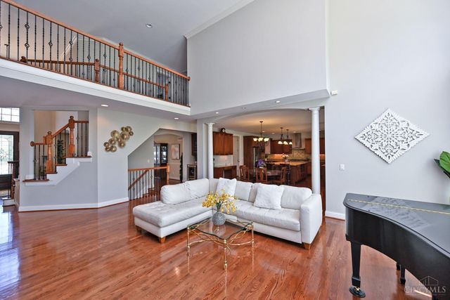 7933 Elbrecht Drive, Montgomery, OH 45242