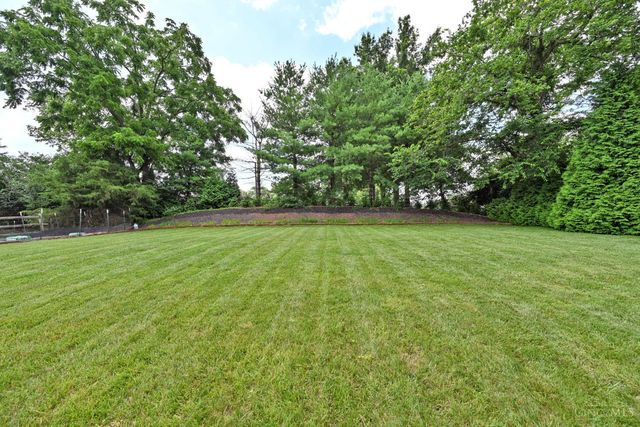 7933 Elbrecht Drive, Montgomery, OH 45242