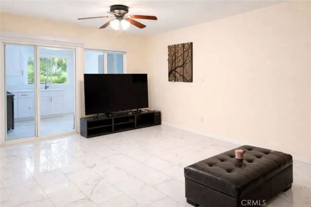 23120 Posada, Valencia, CA 91354