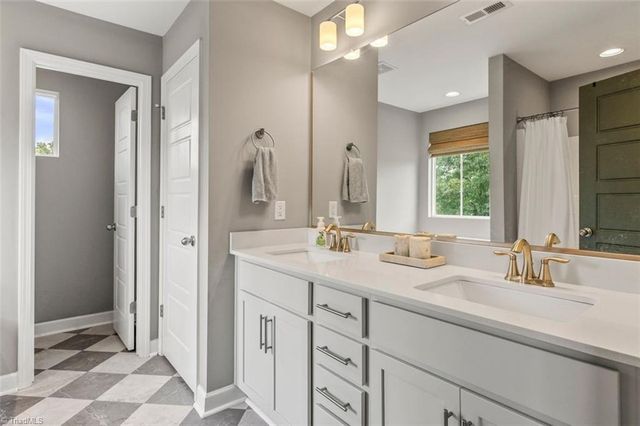 139 Wade Eaton Drive, Mocksville, NC 27028