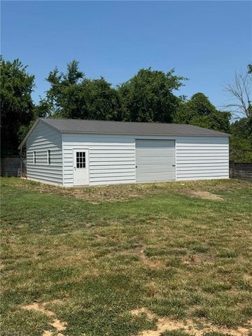 139 Wade Eaton Drive, Mocksville, NC 27028