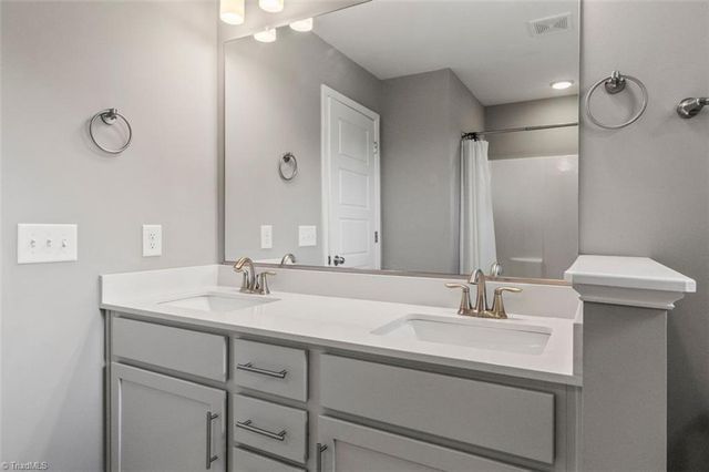 139 Wade Eaton Drive, Mocksville, NC 27028