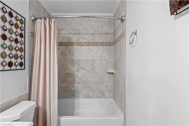 1395 Glen Oaks Road, Clemmons, NC 27012