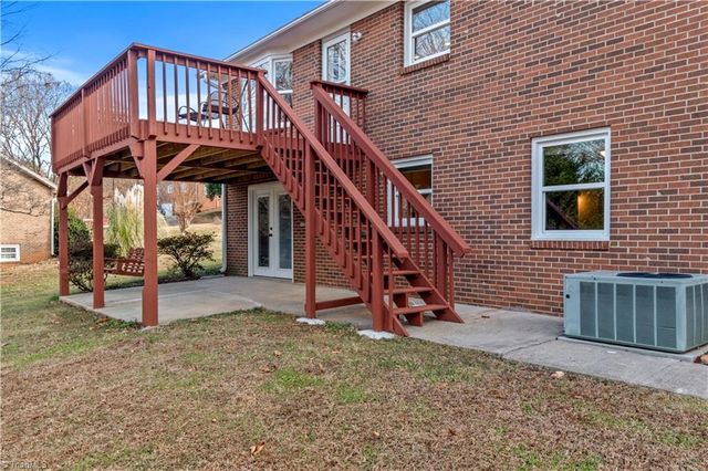 1395 Glen Oaks Road, Clemmons, NC 27012