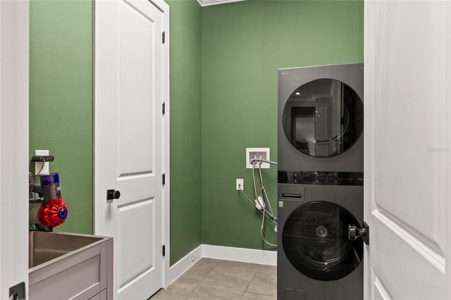8761 DRUMMER PLANK DRIVE, Wesley Chapel, FL 33545