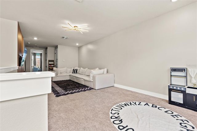 8761 DRUMMER PLANK DRIVE, Wesley Chapel, FL 33545