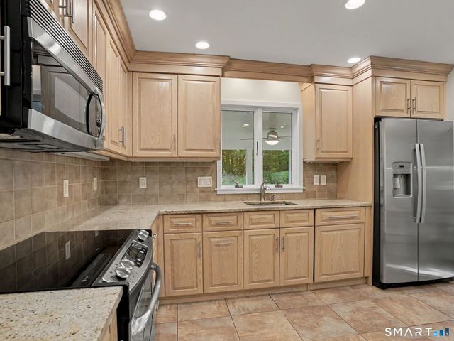 1061 Galloping Hill Road, Fairfield, CT 06824