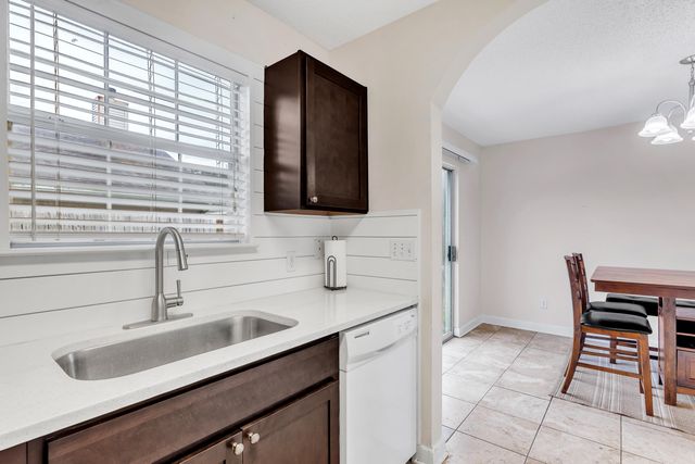 928 Village Lane, Fort Walton Beach, FL 32547