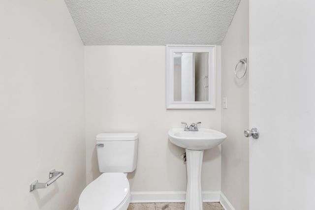 928 Village Lane, Fort Walton Beach, FL 32547