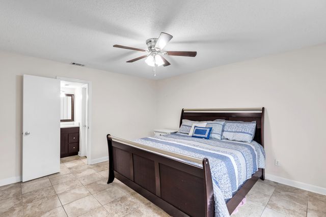 928 Village Lane, Fort Walton Beach, FL 32547