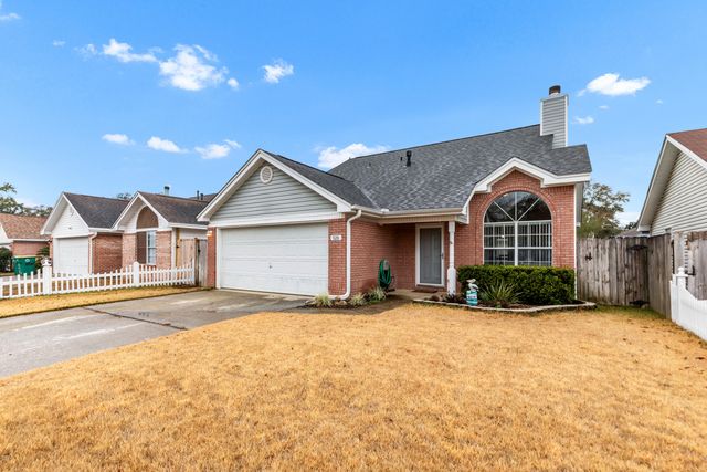 928 Village Lane, Fort Walton Beach, FL 32547