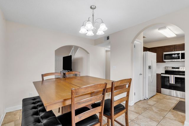 928 Village Lane, Fort Walton Beach, FL 32547