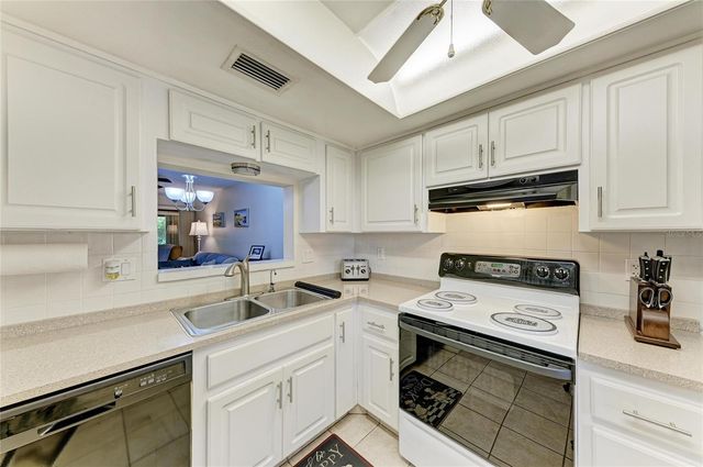 2808 60TH AVENUE W 802, Bradenton, FL 34207