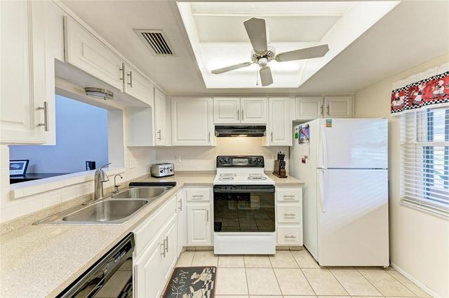 2808 60TH AVENUE W 802, Bradenton, FL 34207