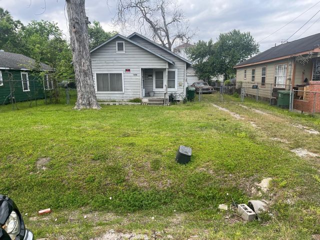 1511 Weiss Street, Houston, TX 77009