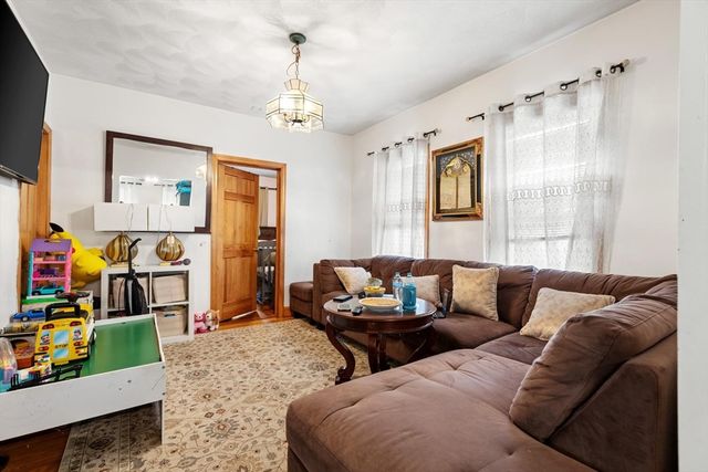 292 Broadway, Malden, MA 02148