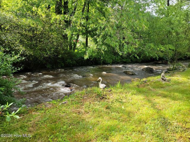1215 Davis Creek Road, Murphy, NC 28906