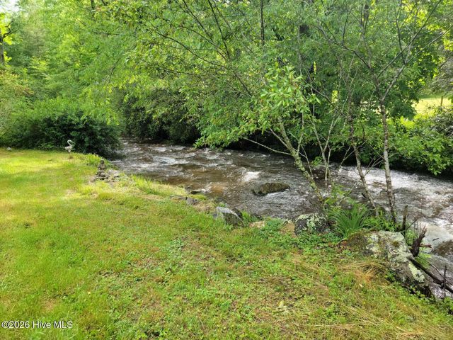 1215 Davis Creek Road, Murphy, NC 28906