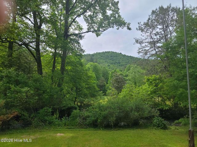 1215 Davis Creek Road, Murphy, NC 28906