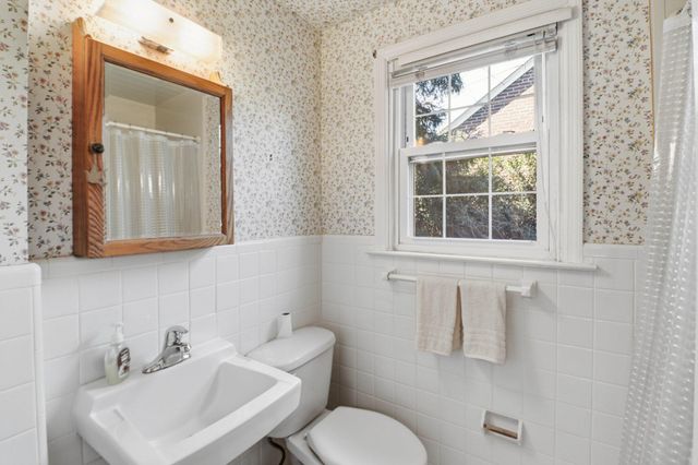 348 VALLEY VIEW RD, Springfield, PA 19064