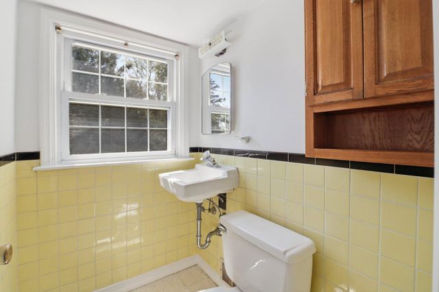 348 VALLEY VIEW RD, Springfield, PA 19064