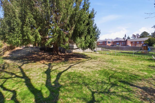 348 VALLEY VIEW RD, Springfield, PA 19064