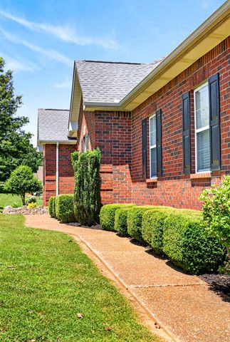 106 Overlook Ct, Portland, TN 37148