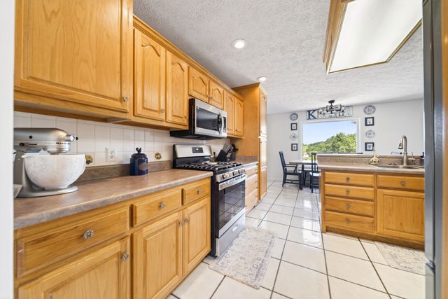 106 Overlook Ct, Portland, TN 37148