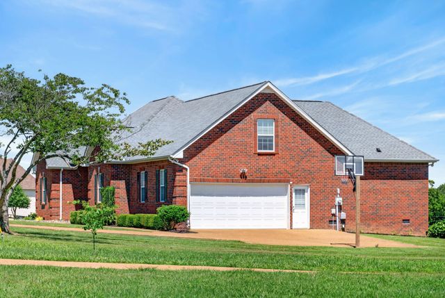 106 Overlook Ct, Portland, TN 37148
