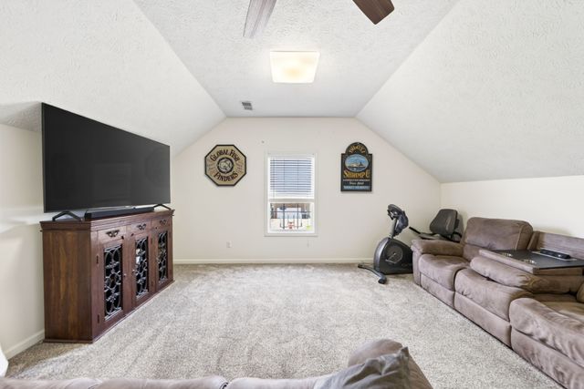 106 Overlook Ct, Portland, TN 37148
