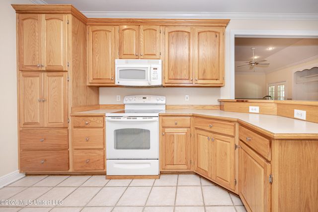 13813 Puerto Drive, Ocean Springs, MS 39564