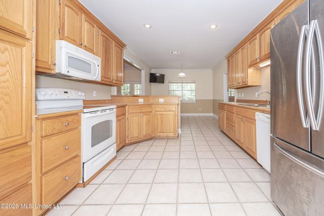 13813 Puerto Drive, Ocean Springs, MS 39564