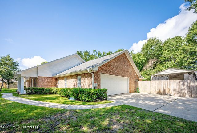 13813 Puerto Drive, Ocean Springs, MS 39564
