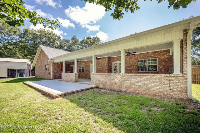 13813 Puerto Drive, Ocean Springs, MS 39564