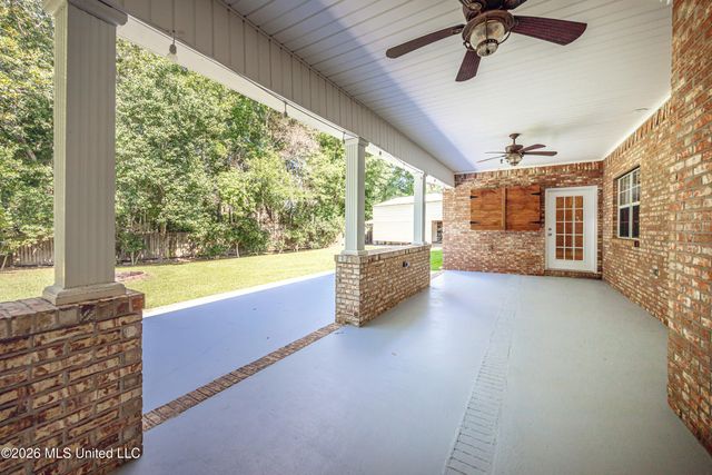13813 Puerto Drive, Ocean Springs, MS 39564