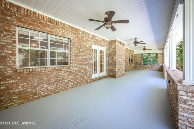 13813 Puerto Drive, Ocean Springs, MS 39564