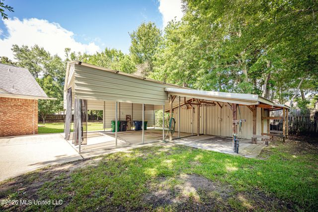 13813 Puerto Drive, Ocean Springs, MS 39564