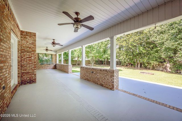 13813 Puerto Drive, Ocean Springs, MS 39564