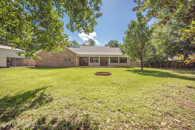 13813 Puerto Drive, Ocean Springs, MS 39564