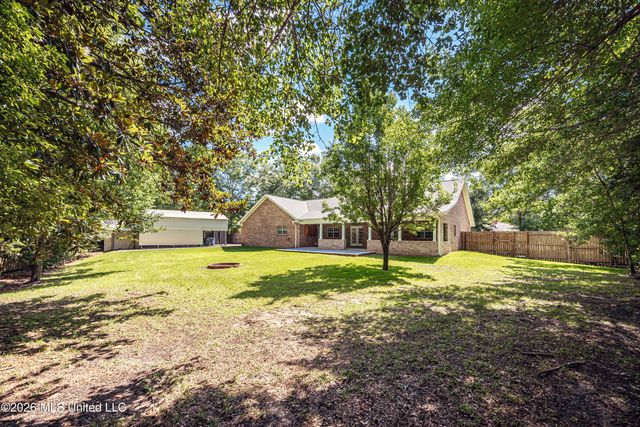 13813 Puerto Drive, Ocean Springs, MS 39564
