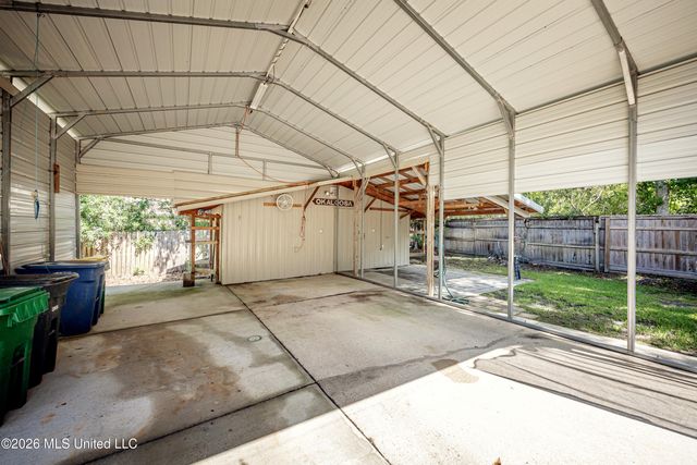 13813 Puerto Drive, Ocean Springs, MS 39564