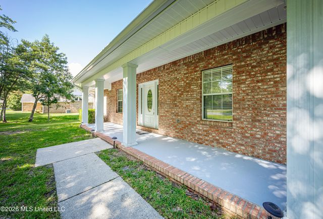 13813 Puerto Drive, Ocean Springs, MS 39564