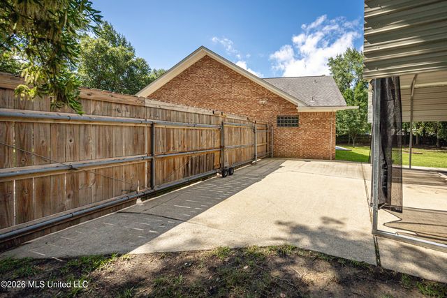 13813 Puerto Drive, Ocean Springs, MS 39564