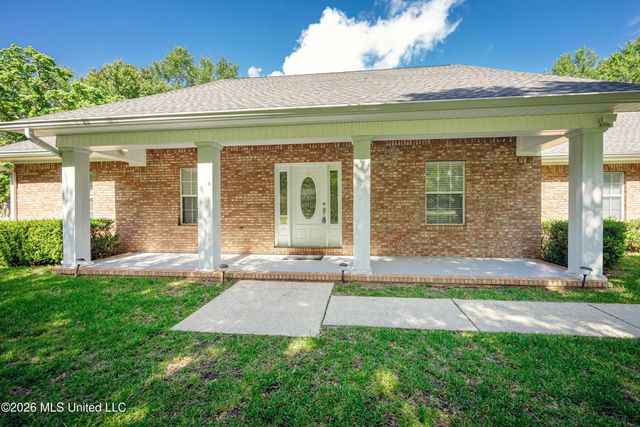 13813 Puerto Drive, Ocean Springs, MS 39564