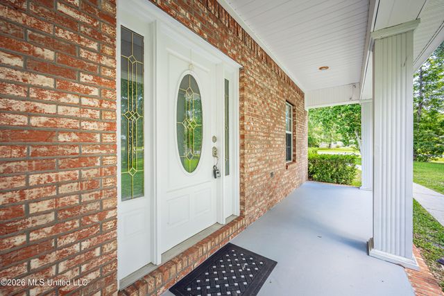 13813 Puerto Drive, Ocean Springs, MS 39564