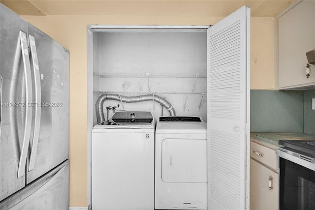 9907 NW 9th St Cir 15-20, Miami, FL 33172