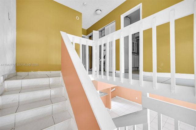 9907 NW 9th St Cir 15-20, Miami, FL 33172