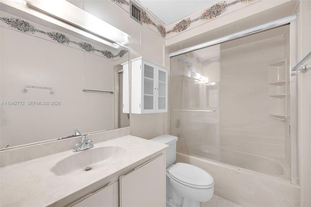 9907 NW 9th St Cir 15-20, Miami, FL 33172