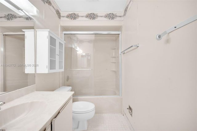 9907 NW 9th St Cir 15-20, Miami, FL 33172