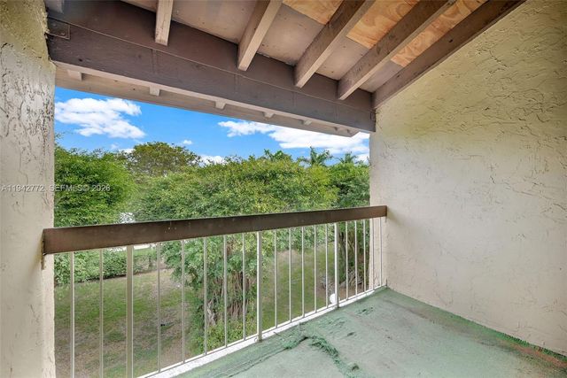 9907 NW 9th St Cir 15-20, Miami, FL 33172